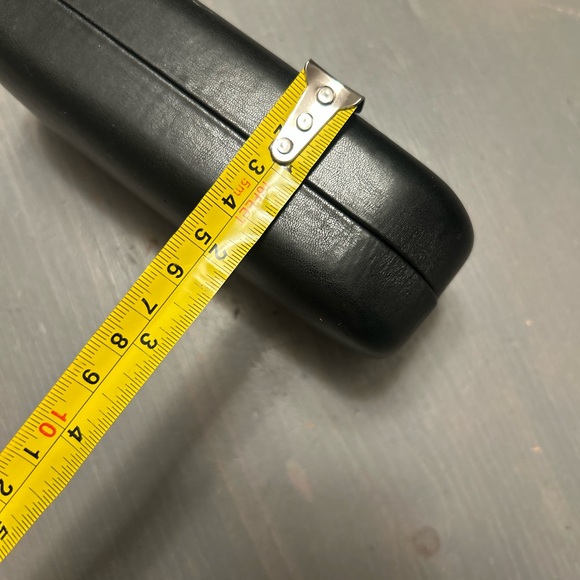 Balmain glasses case
Looks & works great - Picture 9 of 9